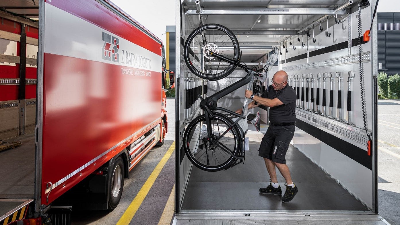 Zibatra’s special truck can carry up to 57 bicycles. – Photo Peter Hummel