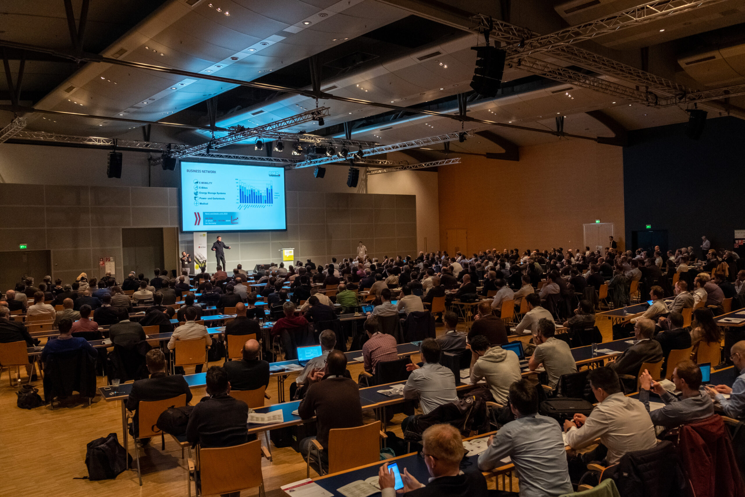 今年電池菁英論壇邀請到一流講者帶來許多精彩演講。照片來源／Bike Europe