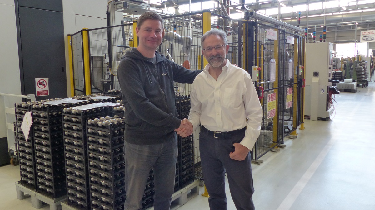 Revonte執行長Otto Chrons和hGears執行長Pierluca Sartorello合作生產Revonte ONE電動自行車馬達。照片來源／Bike Europe