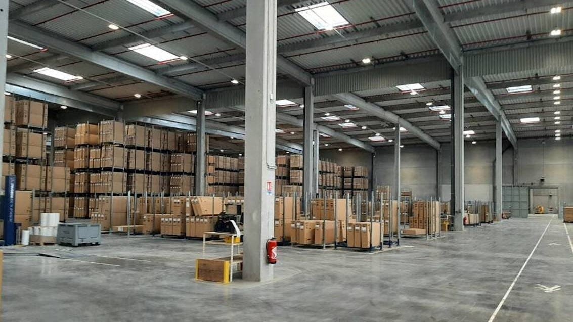 Located in Machecoul, France, the new extended warehouse is covering a surface of 30,000 square meter. – Photo Intersport