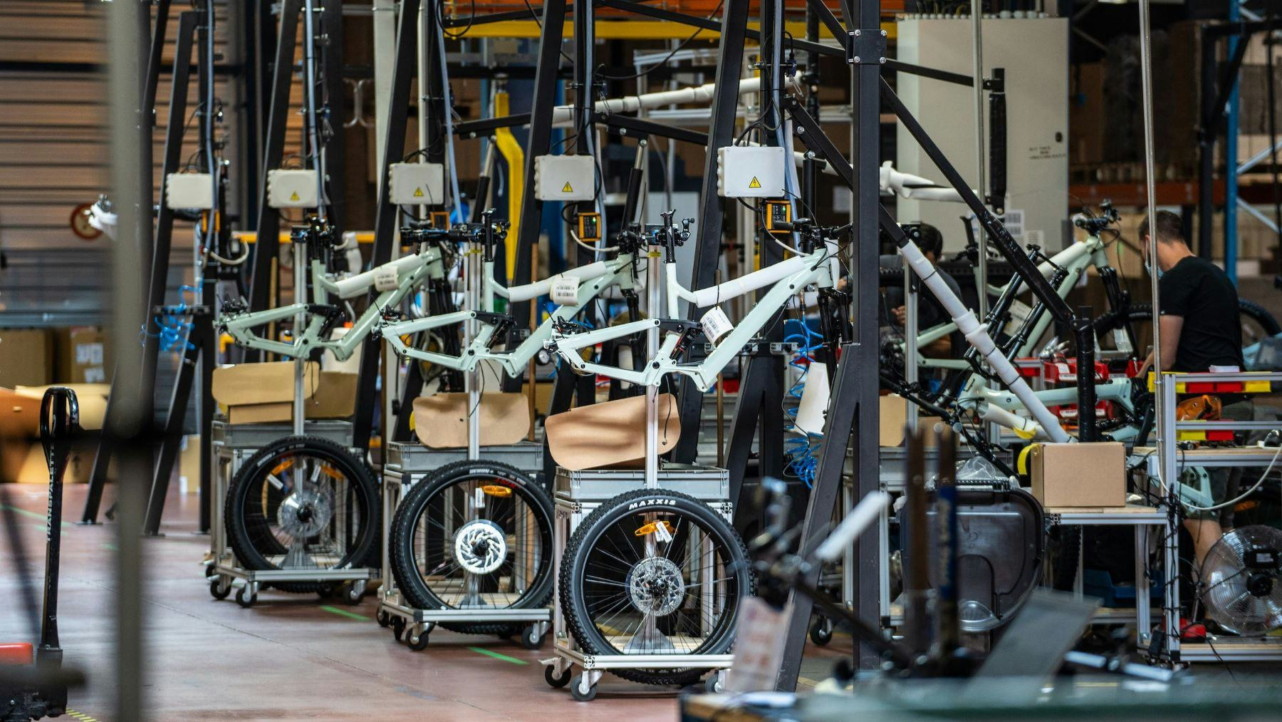 Moustache’s production facility, located in the Thaon-les-Vosges (Vosges) in France, can produce up to 100,000 e-bikes. For 2022, the production should reach between 55,000 and 70,000 against 50,000 in 2021. - Photo Moustache Bikes