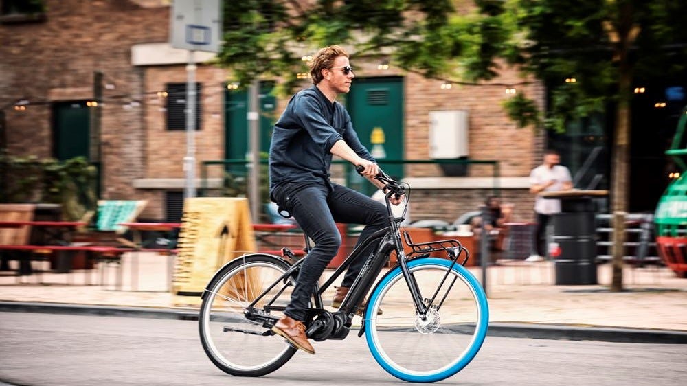 The Swapfiets Power 1 and Power 7 e-bikes equipped with Comodule’s IoT are already on the streets. – Photo Swapfiets