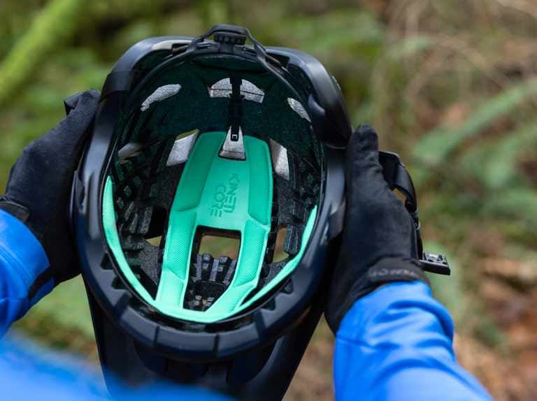 Lazer introduces KinetiCore technology: the built-in rotational helmet