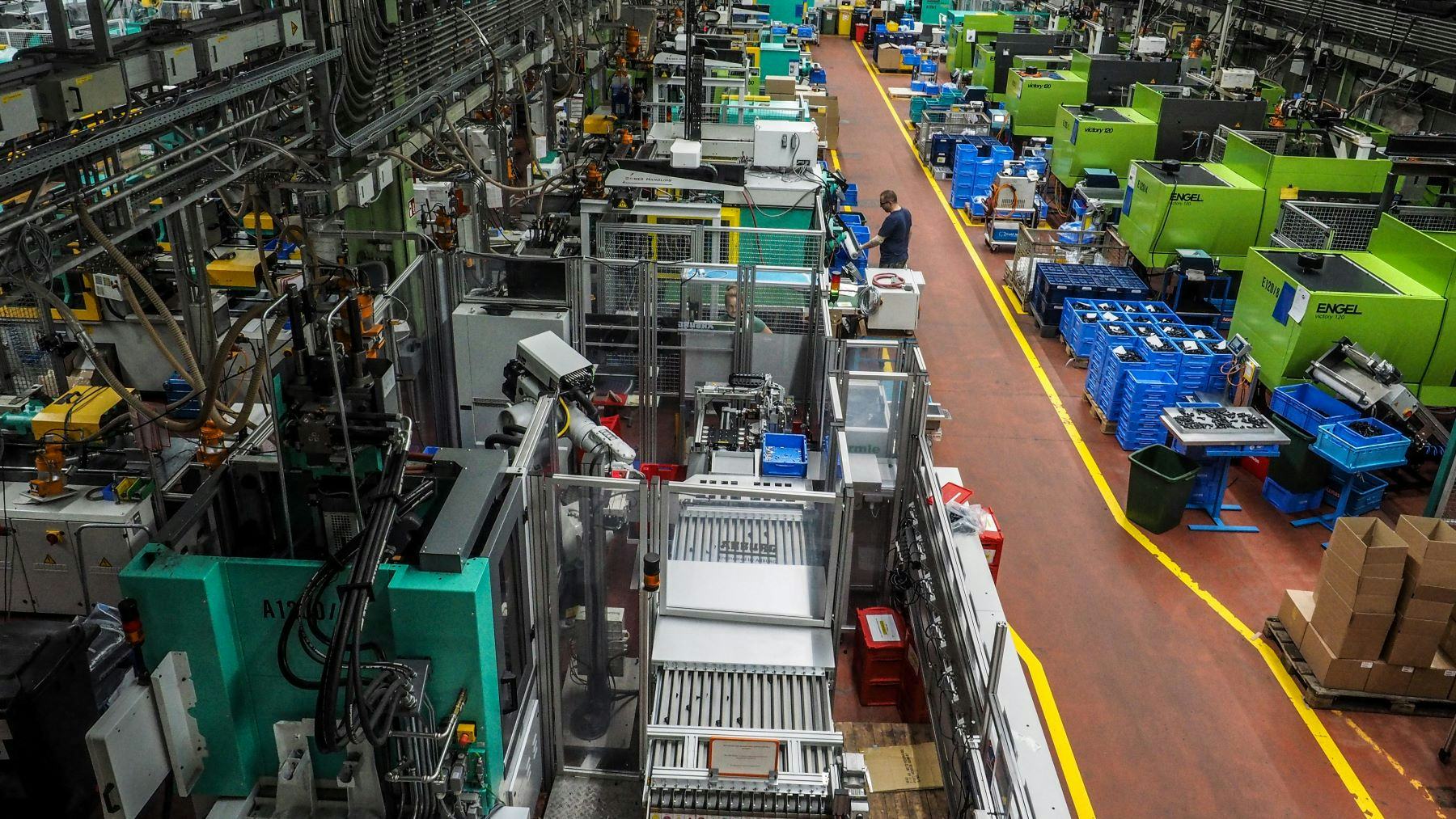 The largely automated injection moulding line at Magura's plastic factory in Hülben, Germany. - Photo Peter Hummel