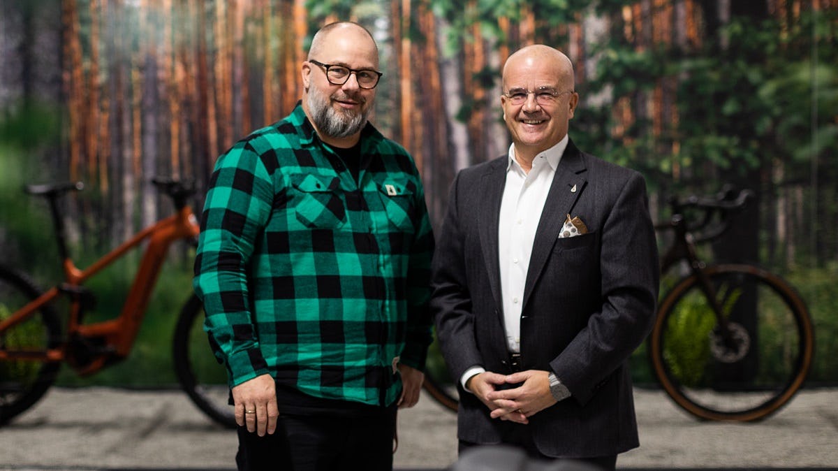 Thomas Larsen Schmidt, President of IMBA Europe (l.) and Tony Grimaldi, President of Cycling Industries Europe have signed the MoU. – Photo CIE