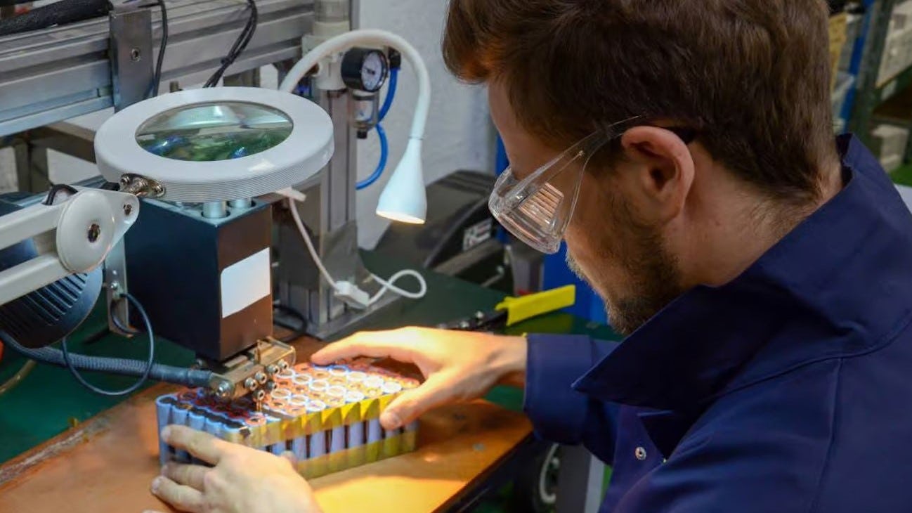 With the support of different partners, Doctibike has developed EnergYk, a 100% repairable electric battery with intelligent and predictive maintenance. – Photo Doctibike