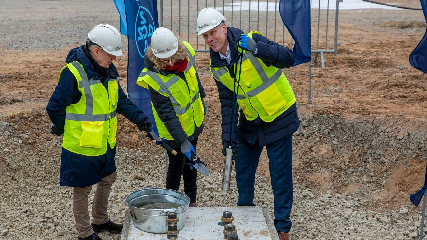 A symbolic time capsule has been buried in the foundations of the 40,000 square metre building of Pon.Bike’s new factory in Lithuania. – Photo Pon.Bike