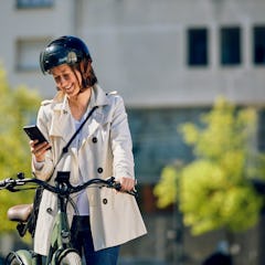 How can connected maintenance be a satisfaction lever for e-bike brands?