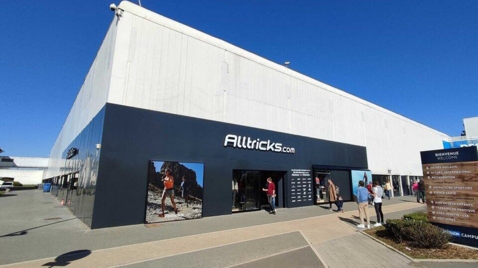In April, Alltricks opened its seventh store in the Décathlon Campus in Villeneuve d’Asq. – Photo Alltricks