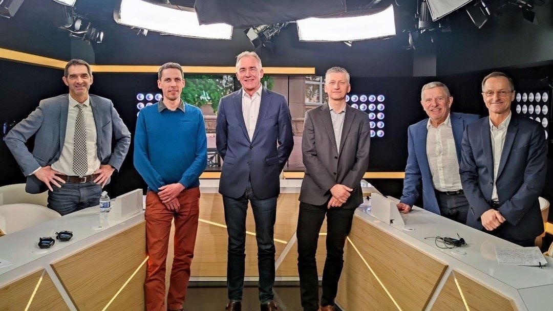 From left to right: Virgile Caillet, secretary general of the Union Sport & Cycle; Charles Levillain, administrator of Les Boîtes à Vélo; Jérôme Valentin, vice-president of the Union Sport & Cycle; Frédéric Hedouin, director of Corepile; André Ghestem, President of Shimano France and Denis Briscadieu, founder and president of Cyclelab. – Photo Union Sport & Cycle