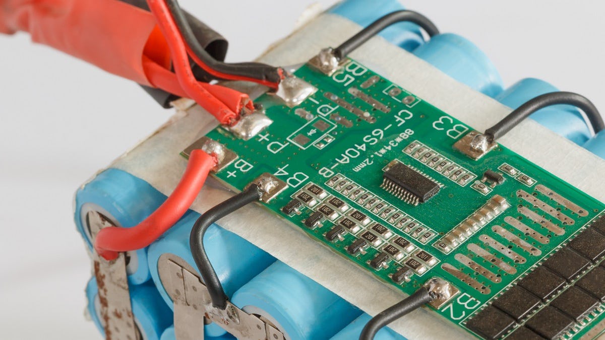 James Post points out that even most Western-designed Smart BMSs lack the vital self-test function. – Photo Shutterstock