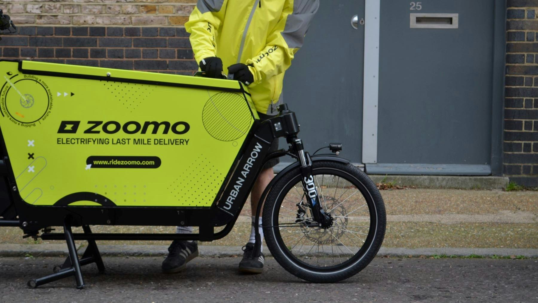 Urban logistics customers are turning to e-cargo bikes for more sustainable and efficient fleet solutions. – Photo Zoomo