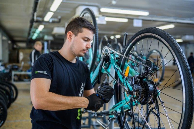 The rise in e-bike production volume did not compensate for the loss in the number of regular bicycles made in Europe. – Photo M San Group
