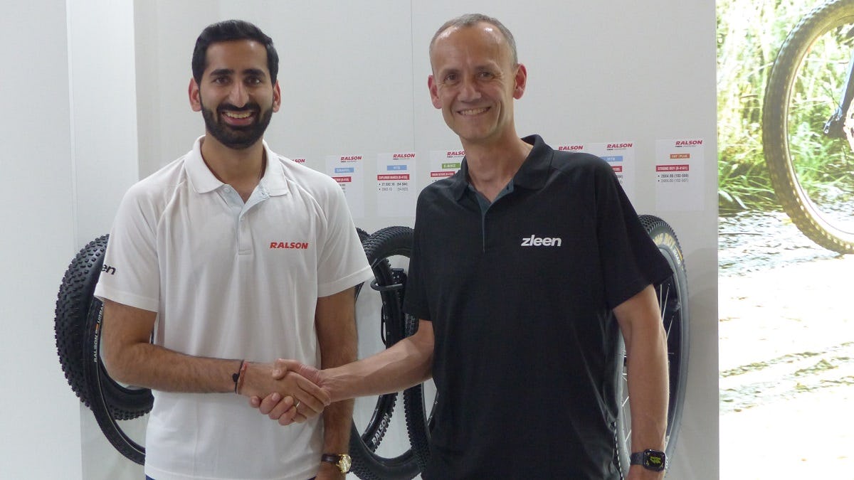 Manjul Pahwa, director of Ralson and Milan Sindelar, director of Zleen concluded their Joint Venture. – Photo Bike Europe