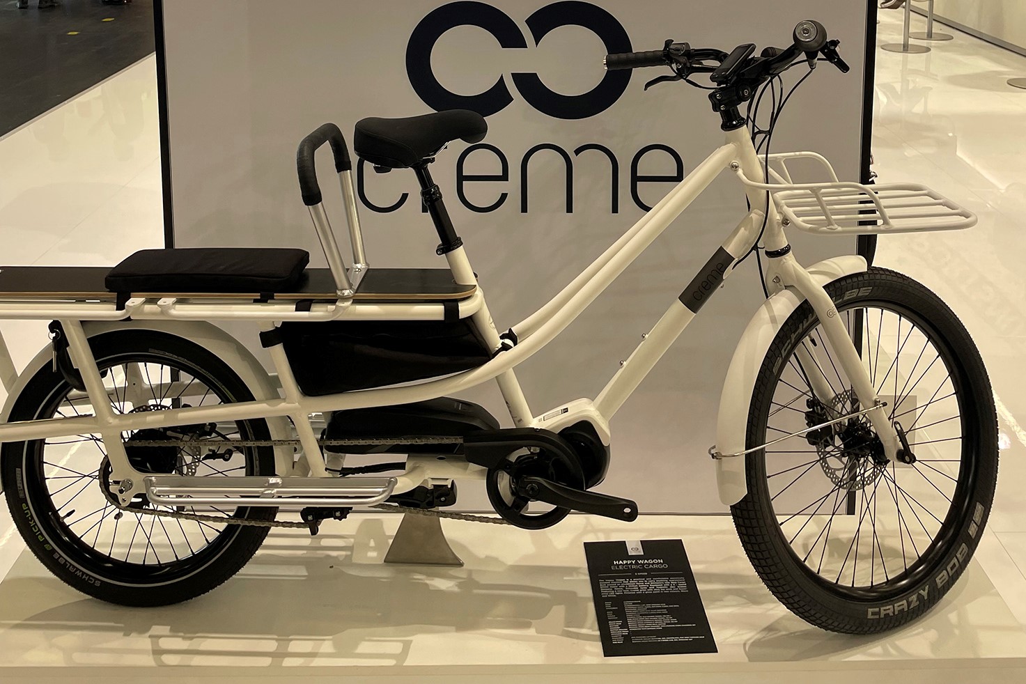 Crème’s Happy Wagon long tail e-bike