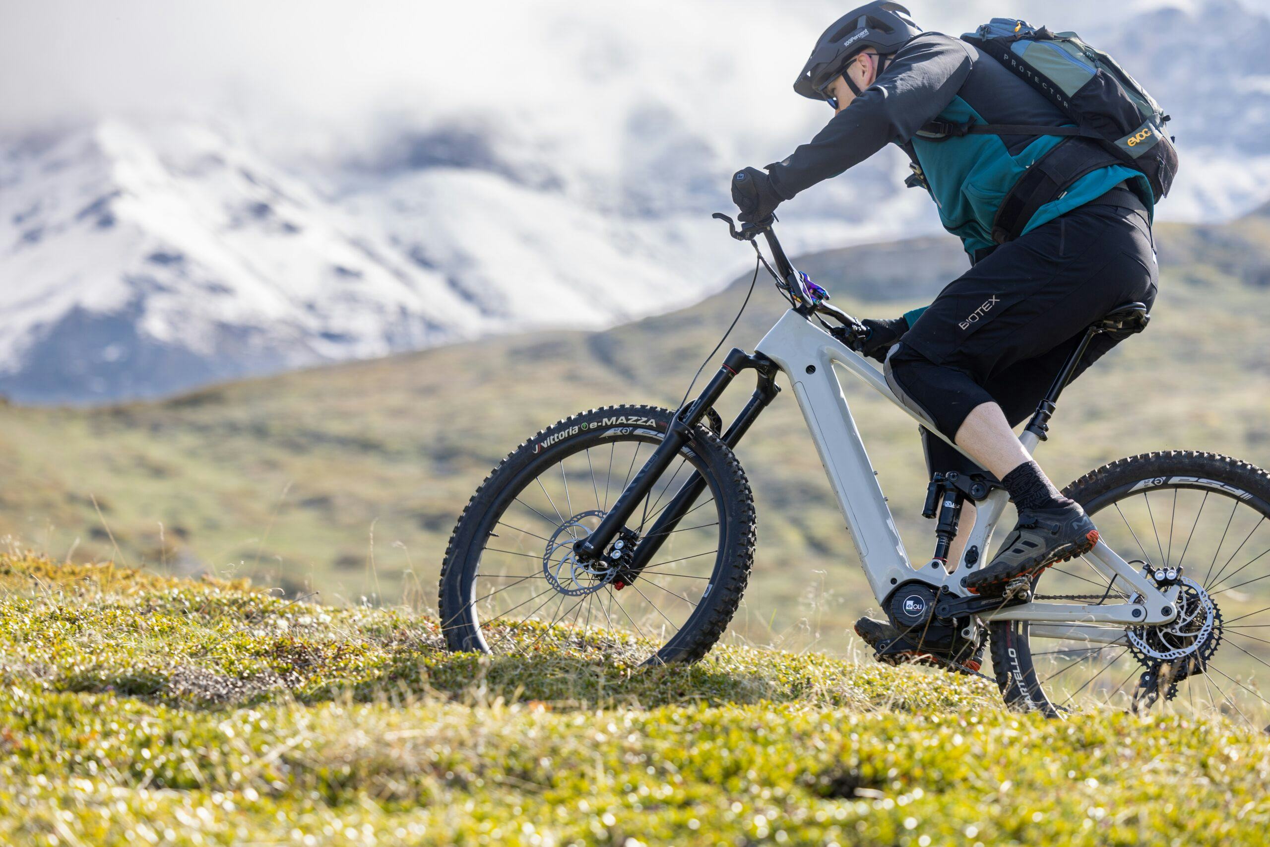 OLI ebike systems introduces new drive unit and user interface