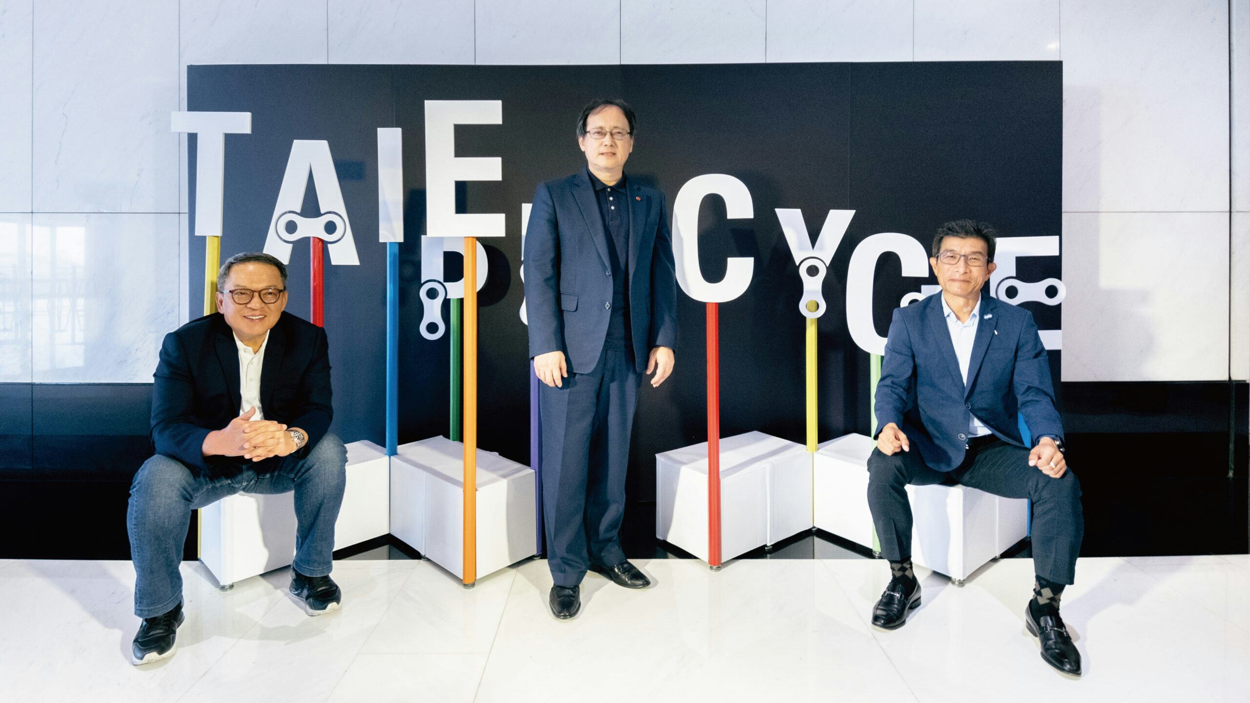 FLTR: Young Liu, Chairman of Bicycling Alliance for Sustainability (BAS), Simon Wang, CEO of Taitra, and Robert Wu, Chairman of Taiwan Bicycle Association (TBA).