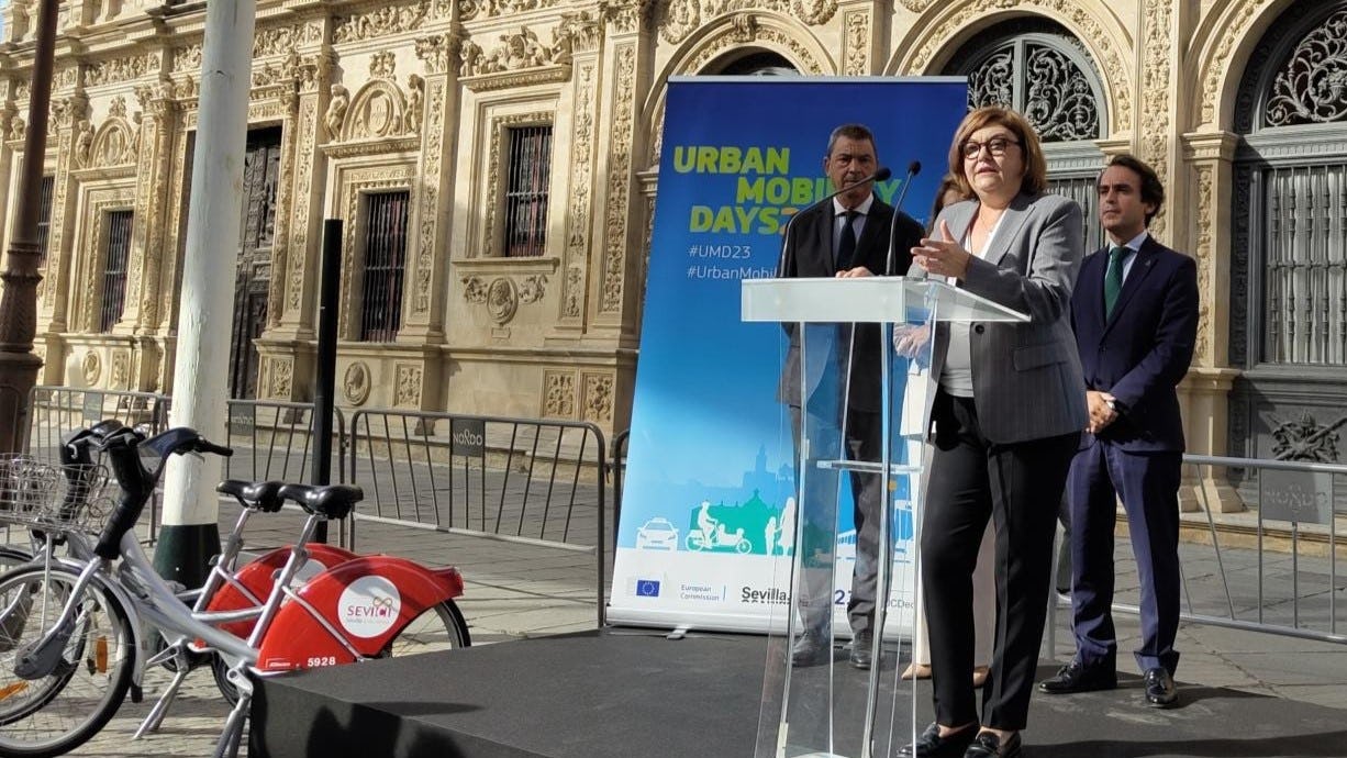 European Commissioner for Transport Adina Vălean announcing the European Cycling Declaration this week. – Photo ECF