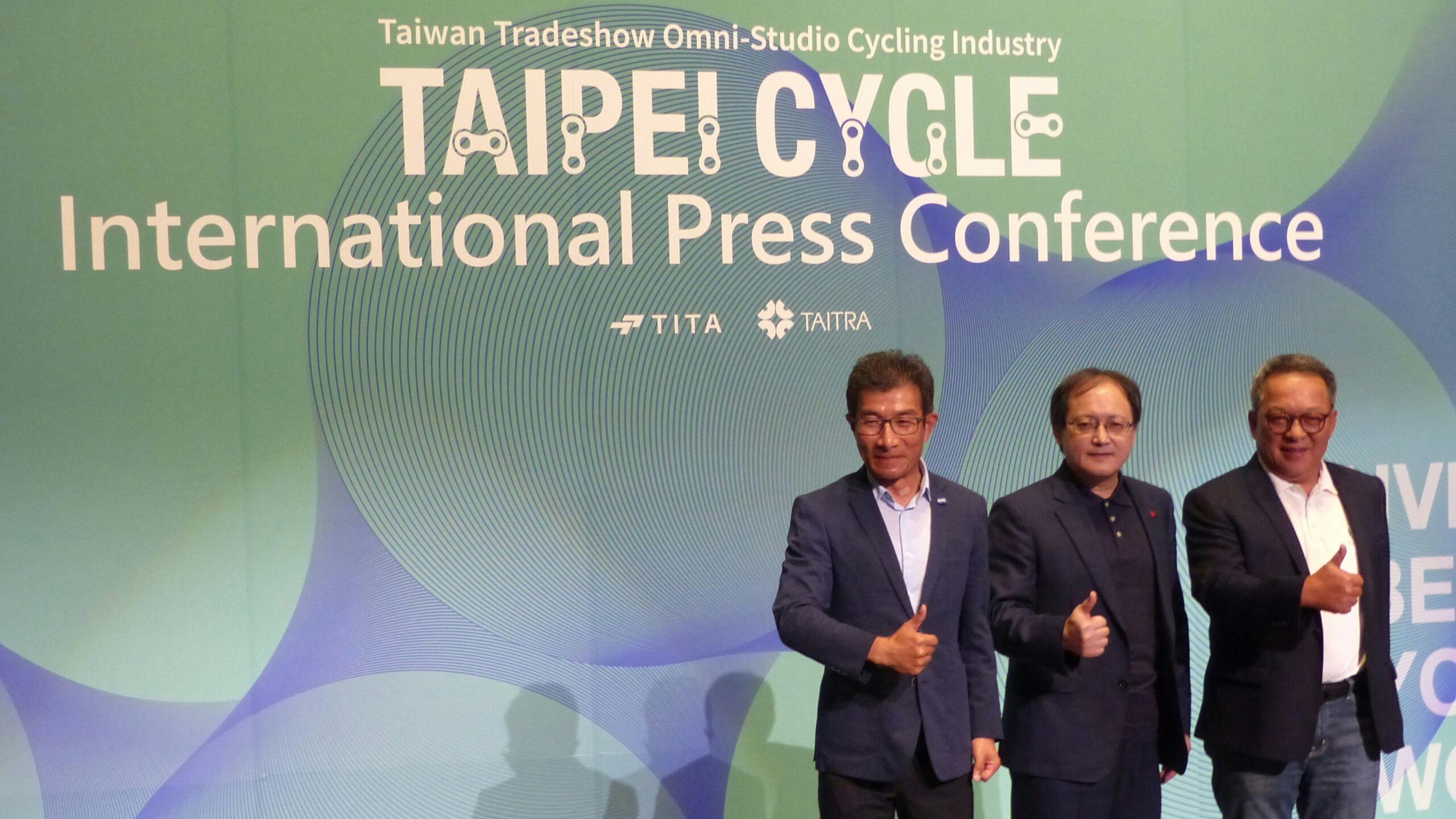 Announcing the industry’s initiatives for 2024 at the industry gathering last week in Taichung, Taiwan: Robert Wu, Chairman of Taiwan Bicycle Association (TBA), Simon Wang, CEO of TAITRA and Young Liu, Chairman of Bicycling Alliance for Sustainability (BAS) and Giant CEO (ltr.) – Photo Bike Europe