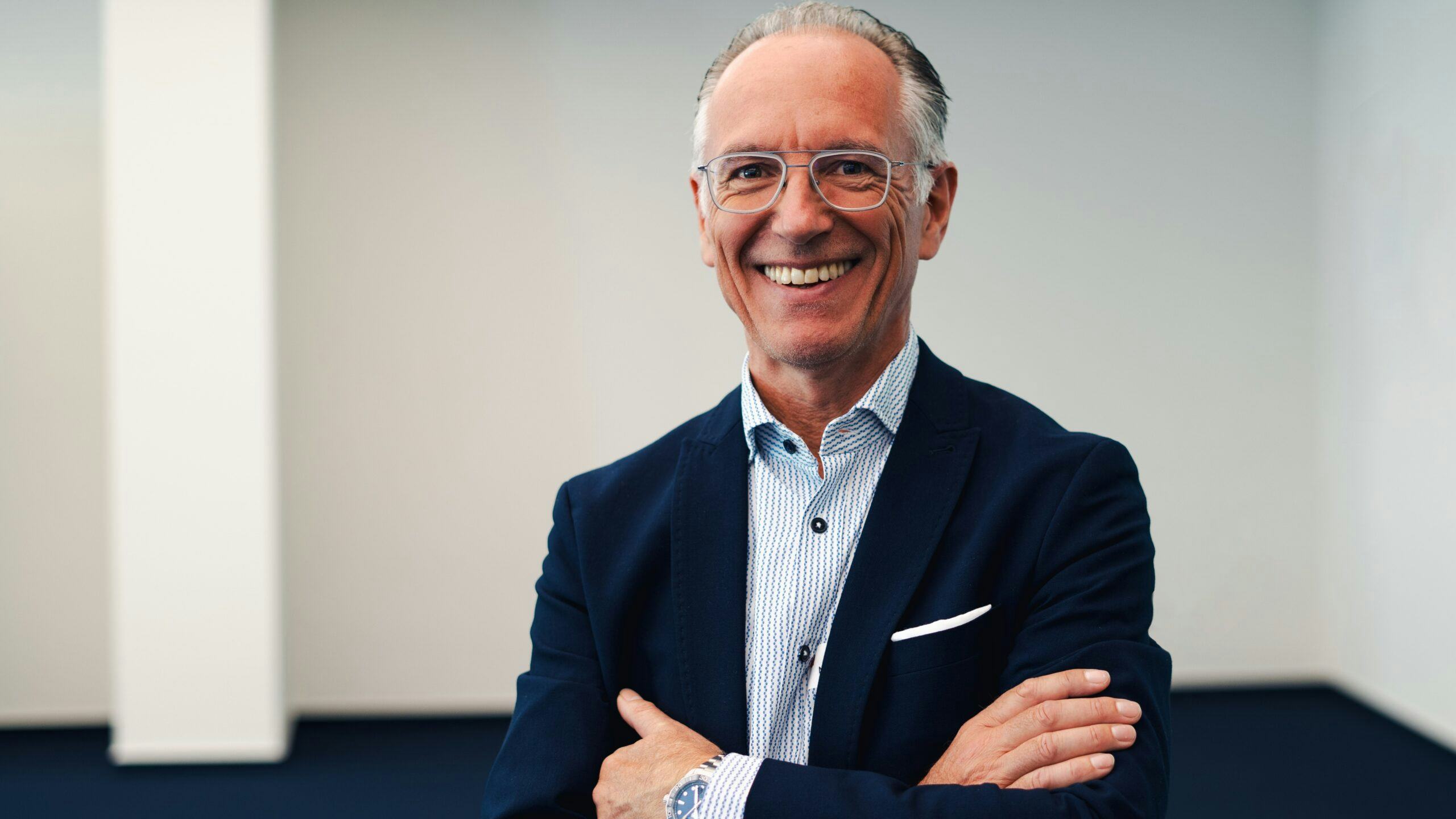 After a 30-year career, Dirk Niermann starts as an independent consultant on sustainability and corporate governance. – Photo Hebie