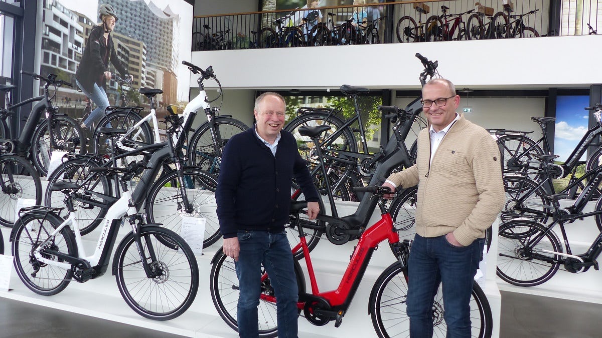 Export manager Michael Honkomp (r.) and sales manager Joep Stumpe want to take the brand into Europe. - Photos Bike Europe