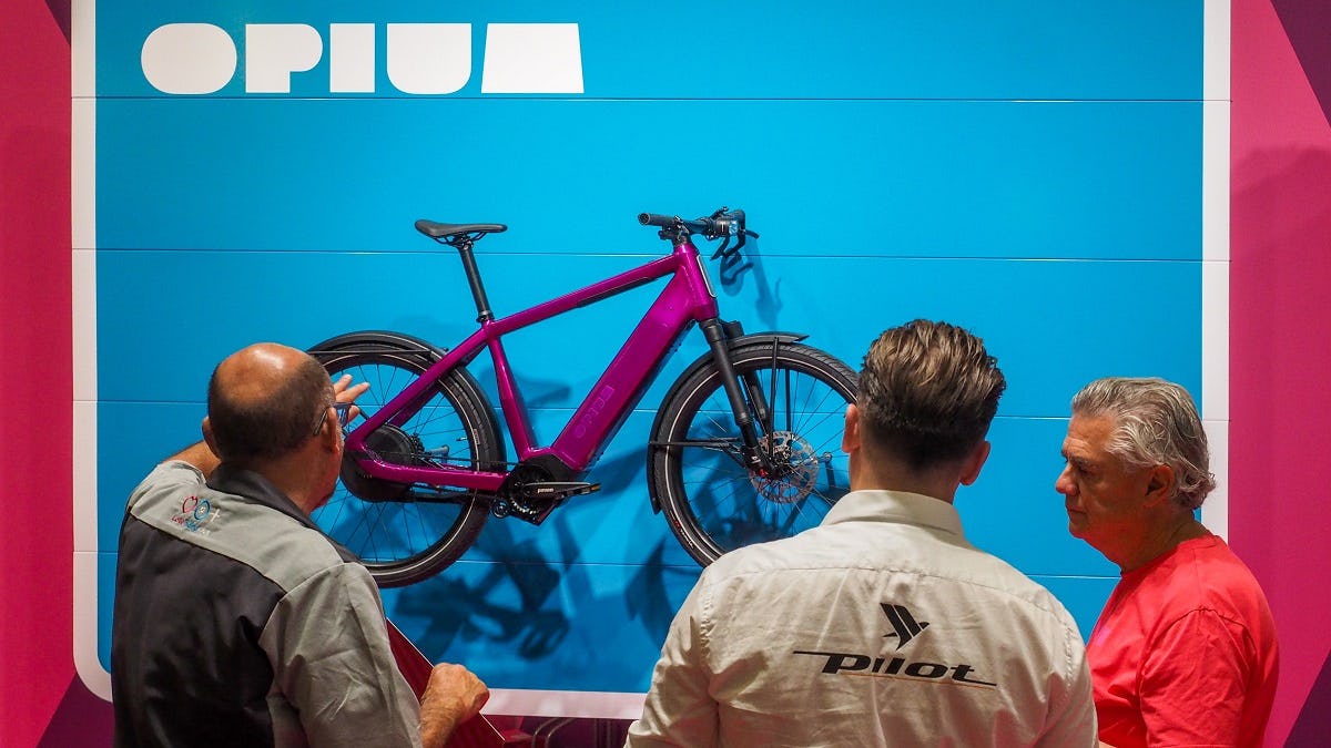 The Opium was one of the big eyecatchers at Eurobike 2022; on the right George Merachtsakis. – Photo Peter Hummel