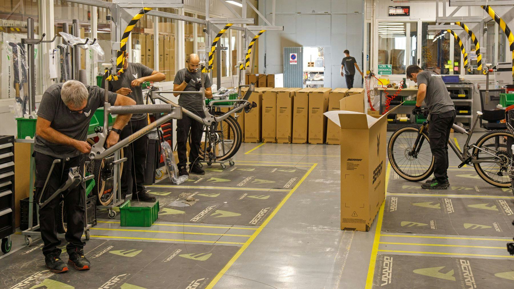 Berria Bikes位於西班牙比利亞羅夫萊多（Villarrobledo）占地達3,000平方米的工廠年產量達19,000輛。照片來源／Dieter Wertz