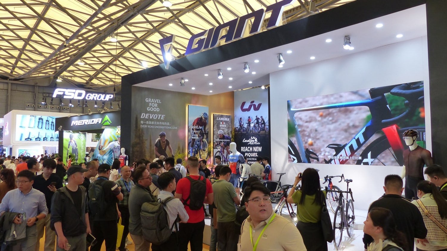 Giant今年在中國自行車展的攤位吸引了大量參觀者。照片來源／Bike Europe