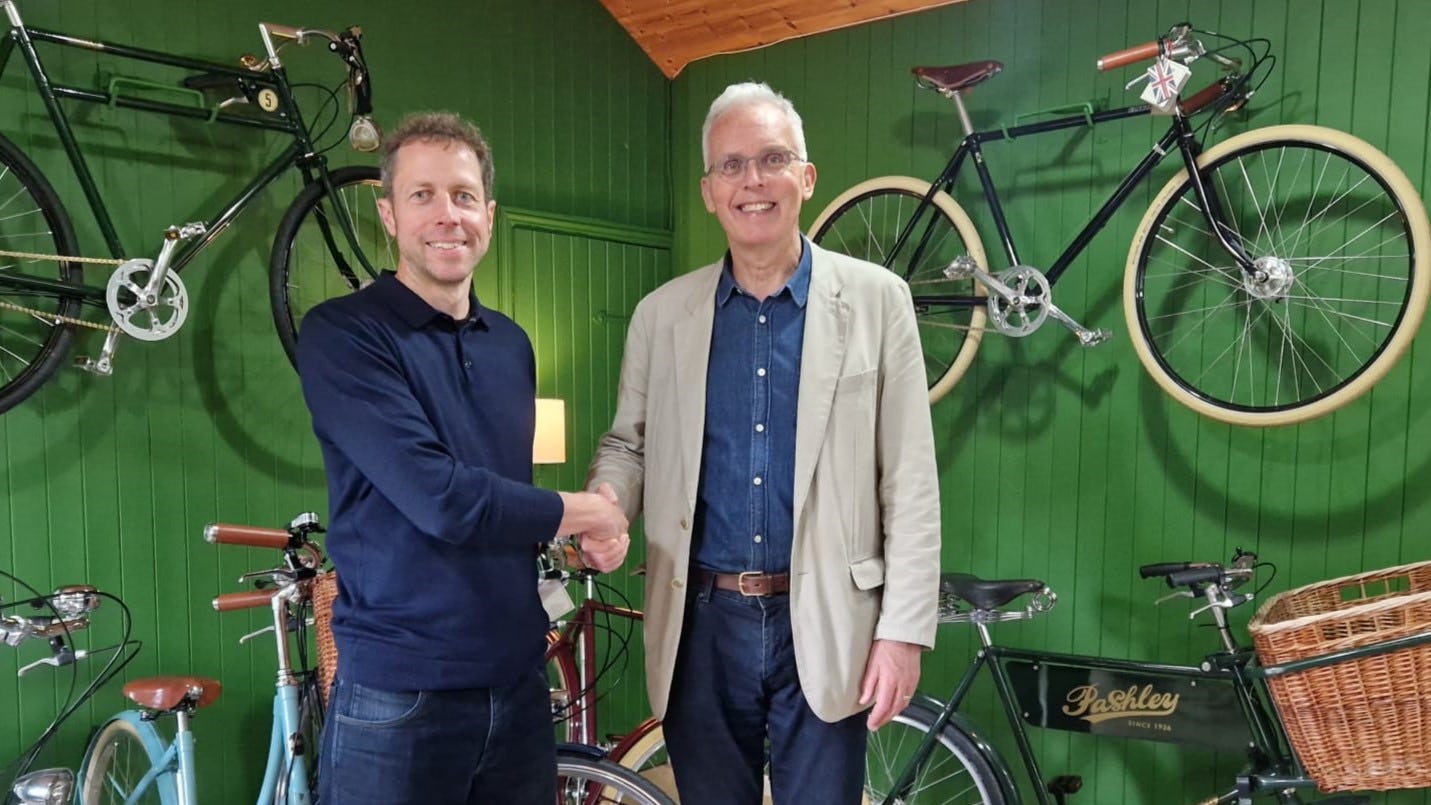 Adrian Williams (r.) welcomes Andy Smallwood to his company. – Photo Pashley