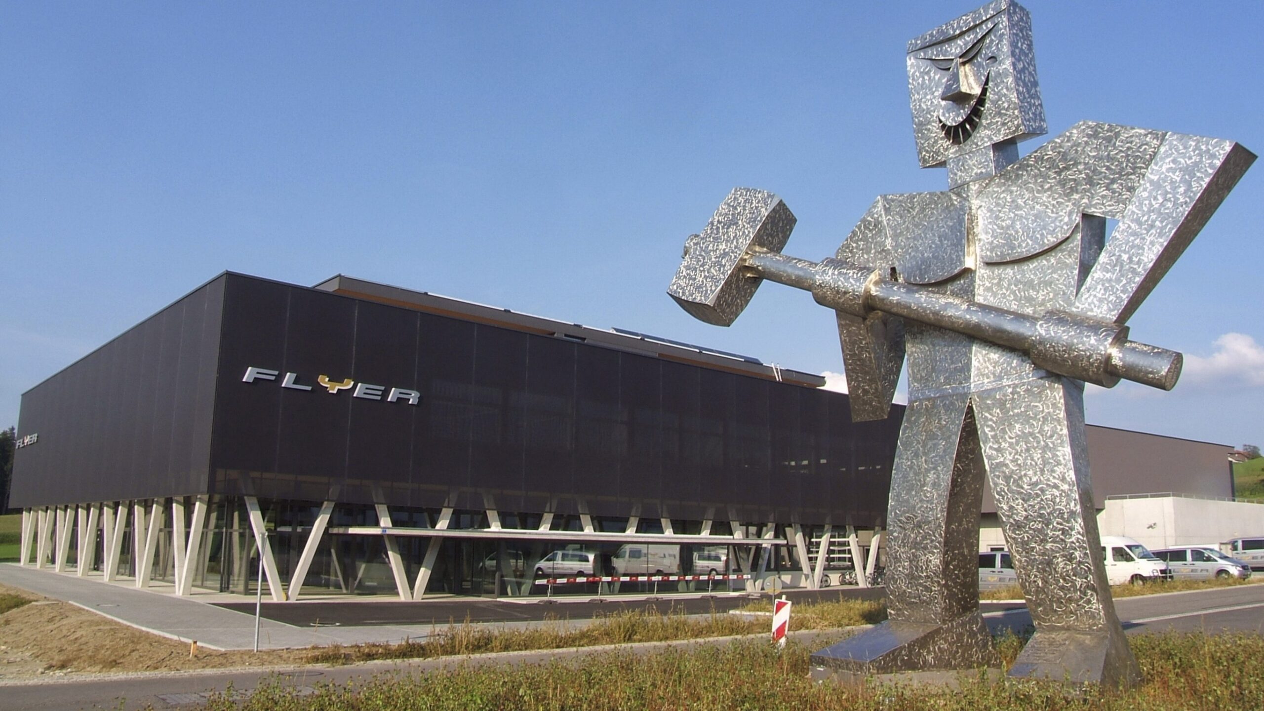The German hammerman strikes: in Huttwil, there soon might not be much left of the once proud Flyer factory. - Photo Peter Hummel