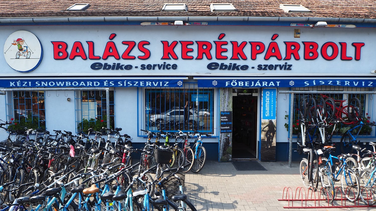 Market analysts believe the Hungarian bike market will continue to experience stagnation in most categories in 2025. – Photo Balazs Kerekparbolt