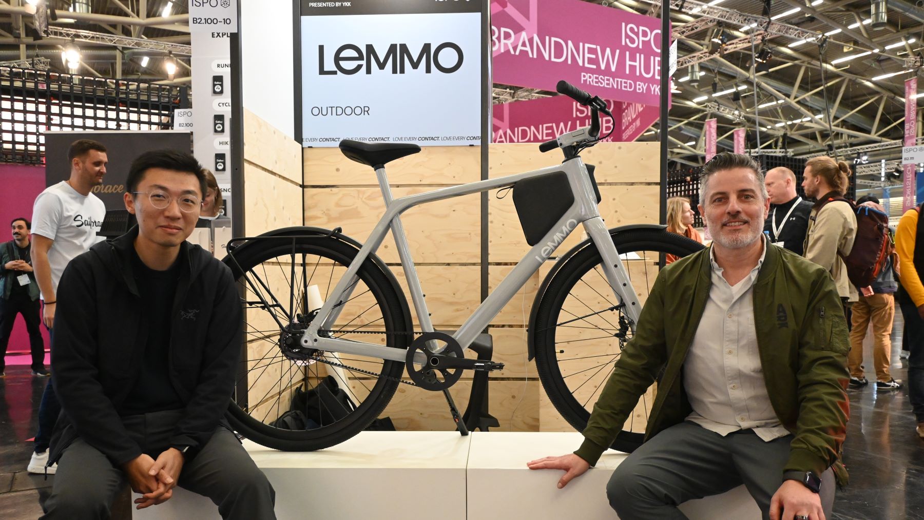 Exhibiting at Ispo Munich: Lemmo Head of Bike Victor Gao (left) and Lemmo CIO and co-founder Frank Aldorf. – Photo Jo Beckendorff
