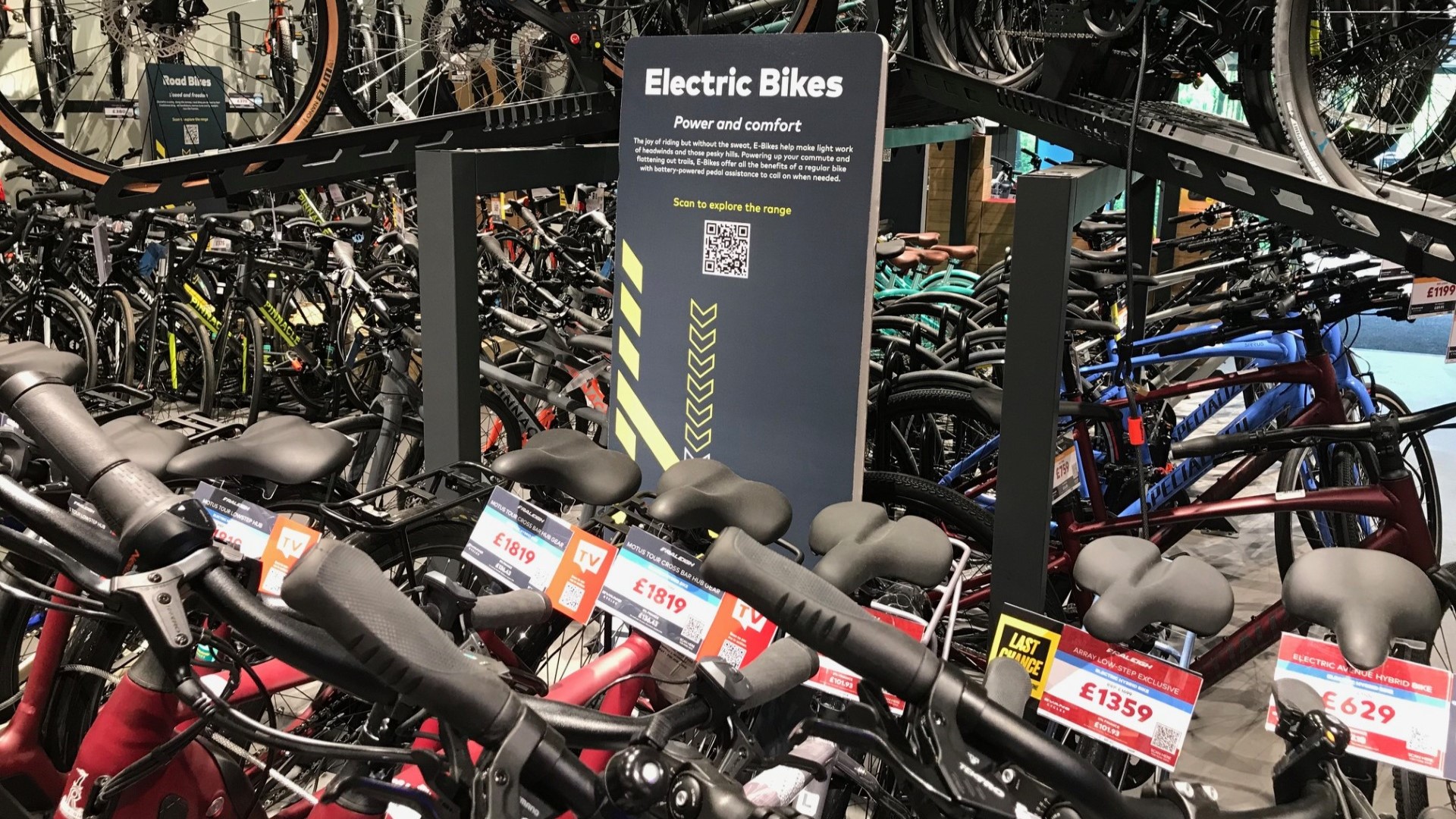 E-bike sales dropped by 5% in the UK throughout 2024 despite heavy discounting in the market. - Photo Bike Europe