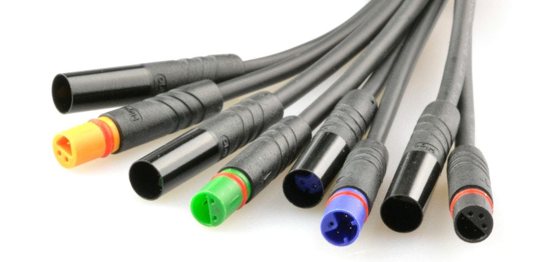 The Micro Q connector series is known for its compact size, watertight integrity, and user-friendly push-pull operation.