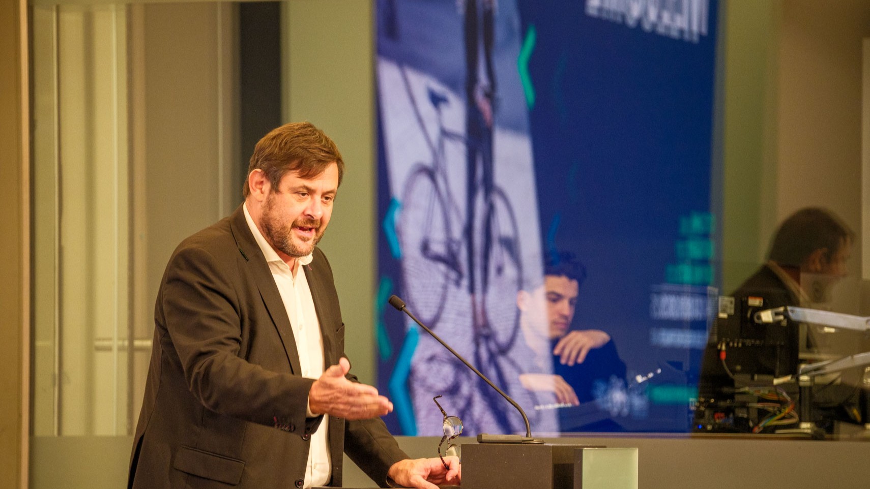 “Leasing e-bikes should be possible Europe-wide as it is a big success in Germany,” said Francois Kalfon, Member of the European Parliament for the Socialist Party. - Photos David Legrève