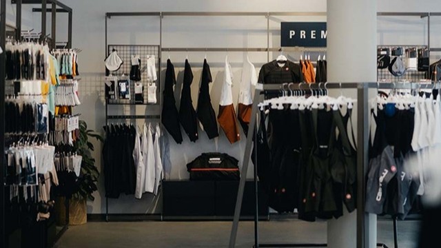 The Castelli stores allow Castelli to control "how the products are merchandised, how the colours are put together and different products are presented". – Photos Castelli