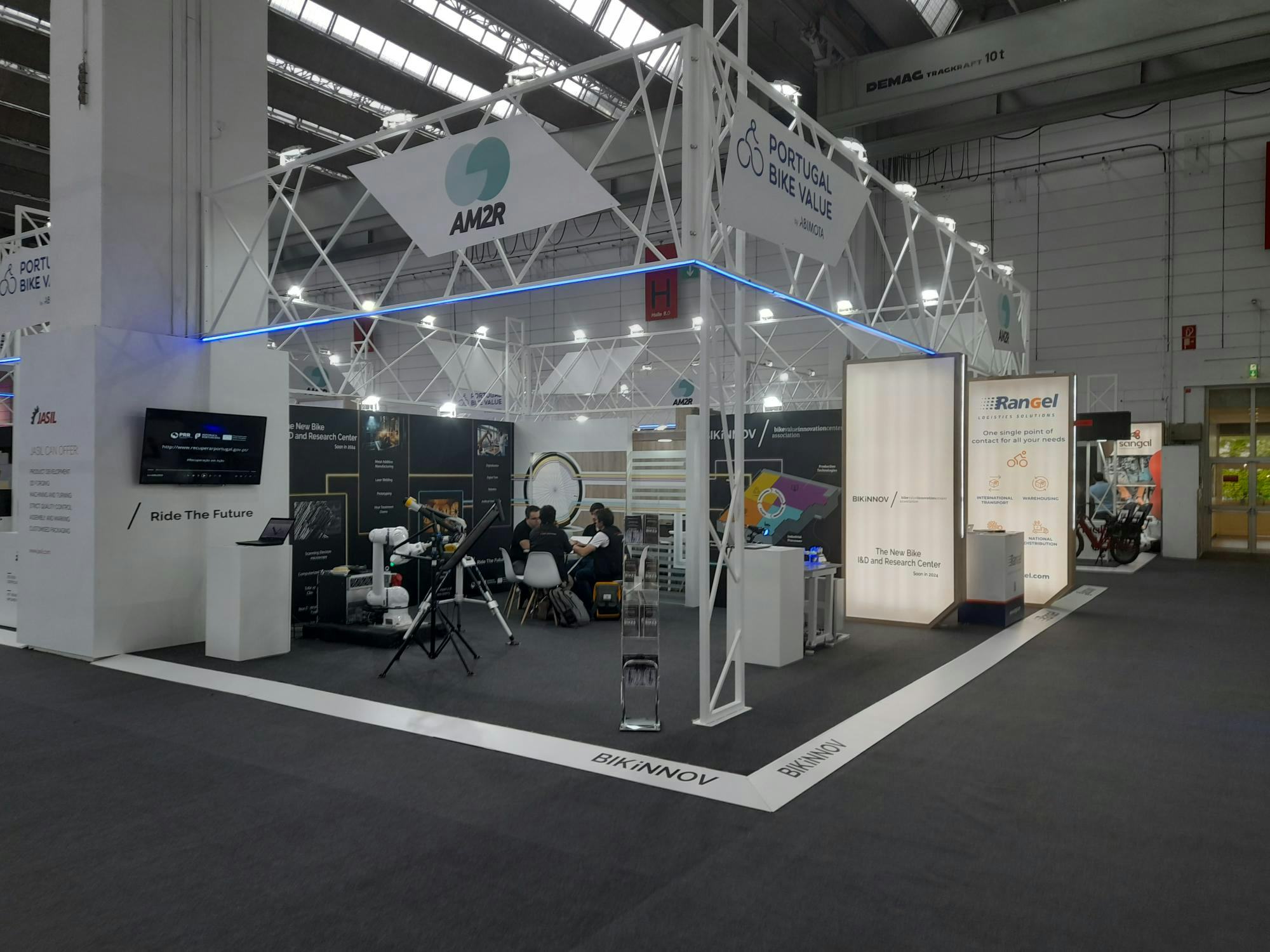 Internationally, AM2R has elevated Portugal’s visibility through coordinated showcases at Eurobike (this photo), IAA Mobility, and Expo Osaka 2025.