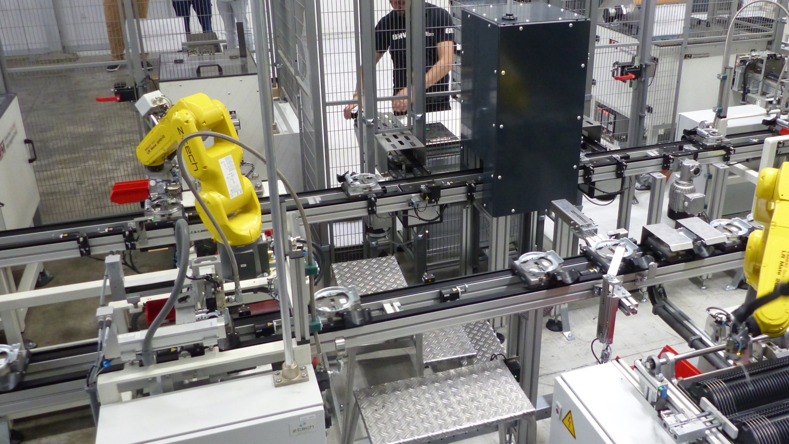 The fully automated assembly line for the Axa Atlas includes eight handling and five welding robots. - Photo Bike Europe