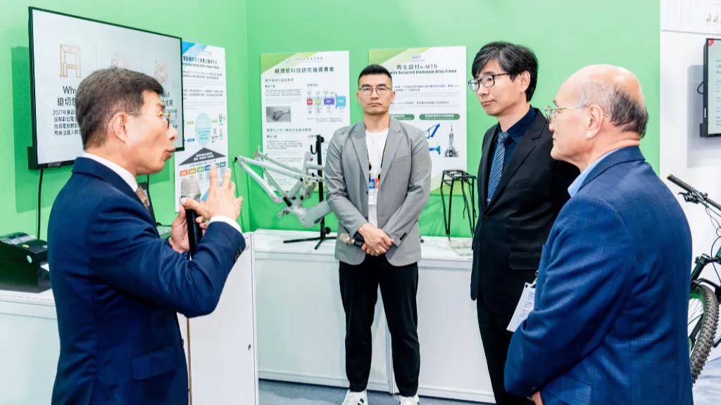CHC not only plays a role as secretariat at BAS (Chairman Robert Wu, pictured left), but is also supported by the Industrial Development Administration (IDA) of the MOEA, aiming to drive the industry's green transition. – Photo CHC
