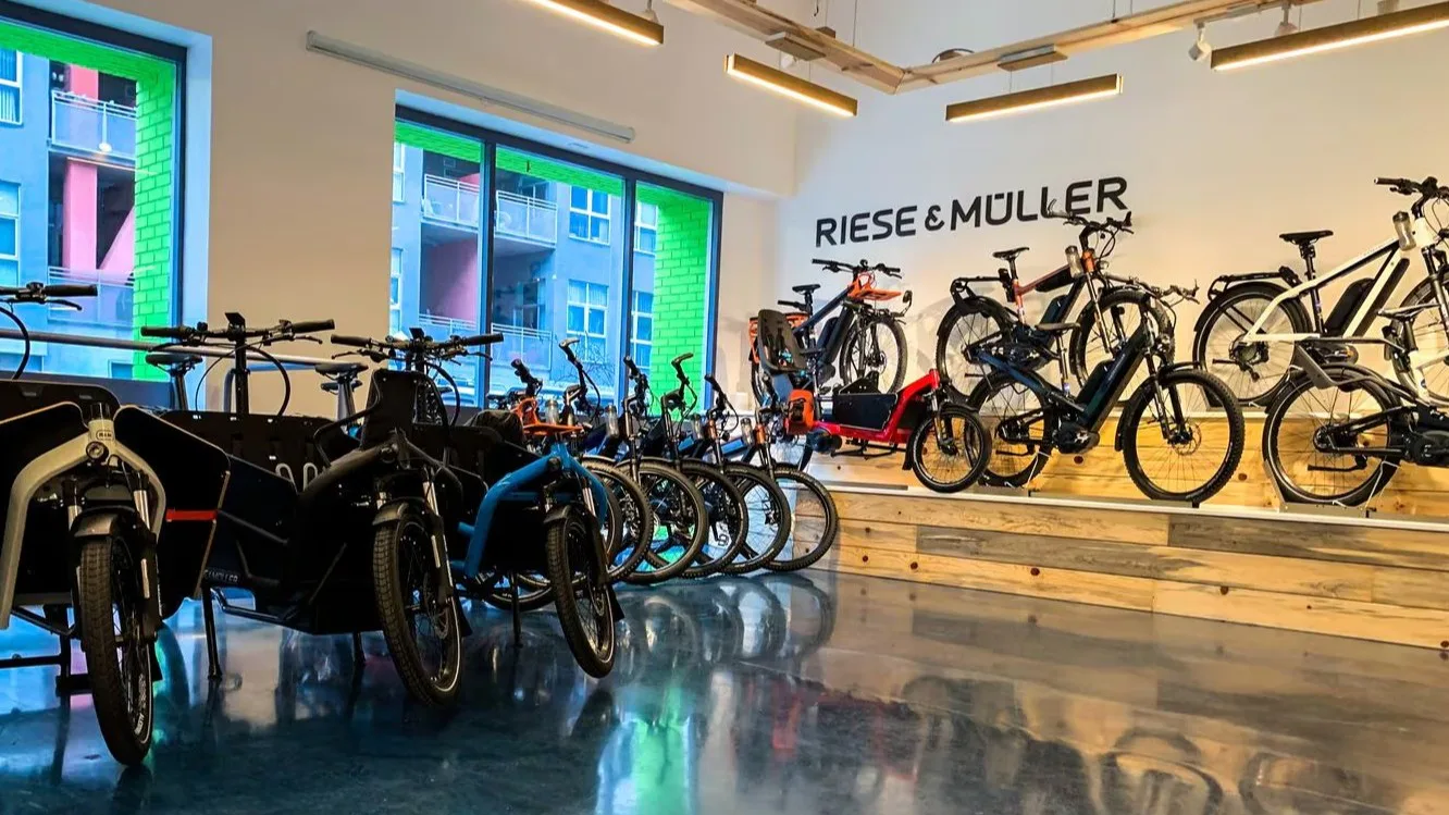Citing the “persistently challenging and increasingly volatile market conditions in the United States,” Riese & Müller has announced its withdrawal from the US market. – Photo US dealer Propel Bikes