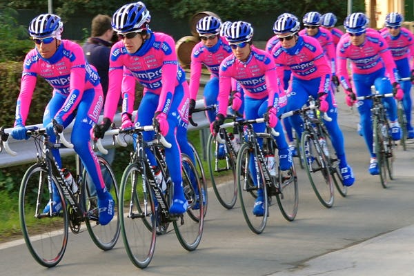 It is reported that Merida signed a sponsor contract with the Italian World Pro Tour cycling team.