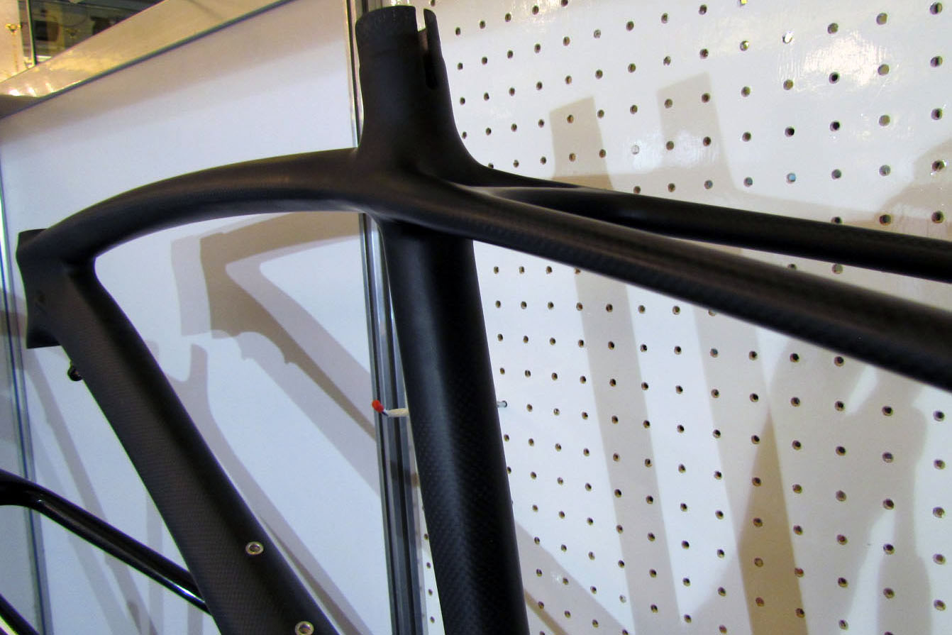 At every TBW hotel numerous frame and/or carbon parts suppliers presented themselves on such a level that the obvious conclusion is that over-capacity is created.