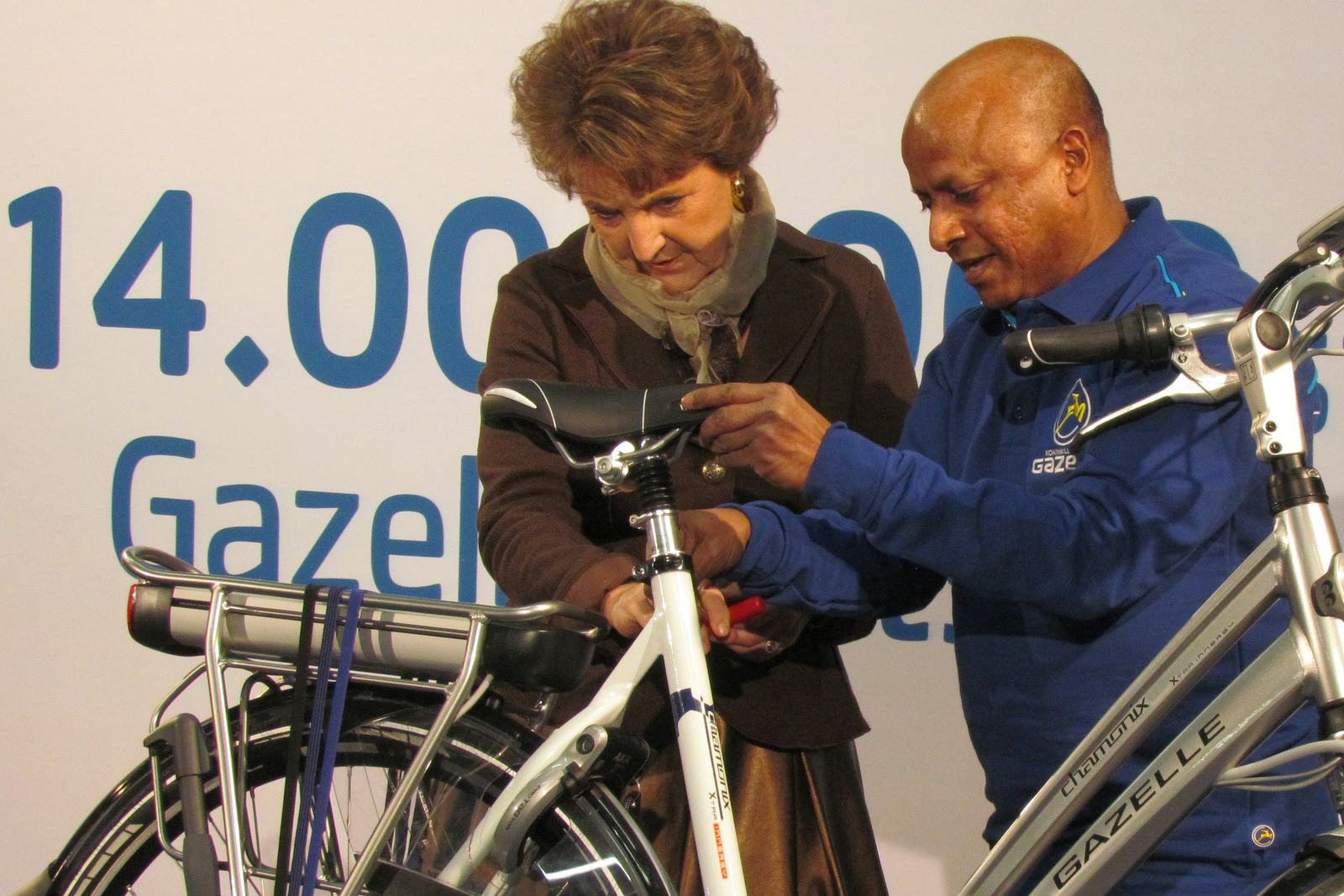 Princess Margriet, member of the Dutch Royal Family, assembled Gazelle’s 14 millionth which is - of course - an e-bike.