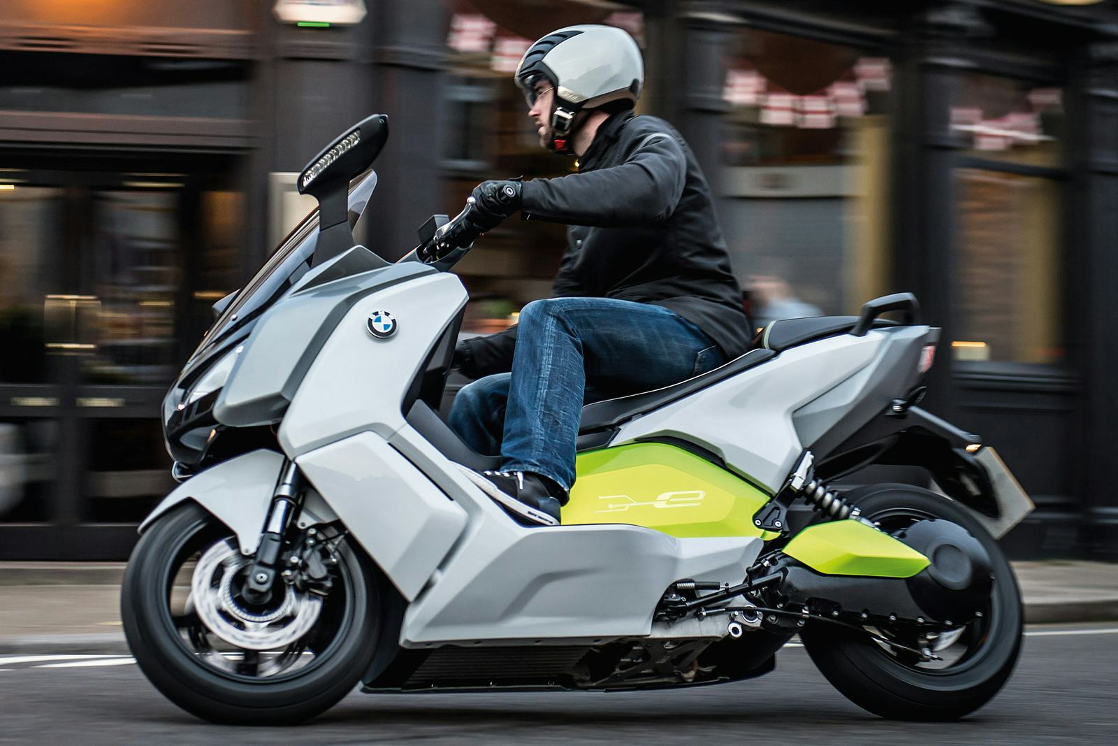 BMW entered the urban mobility segment in 2012 with the C 650 GT and C 600 Sport maxi-scooters. 