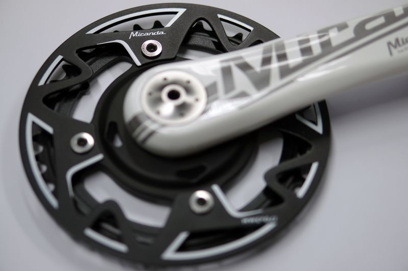 "This makes these carbon cranks distinctive, eye catching"