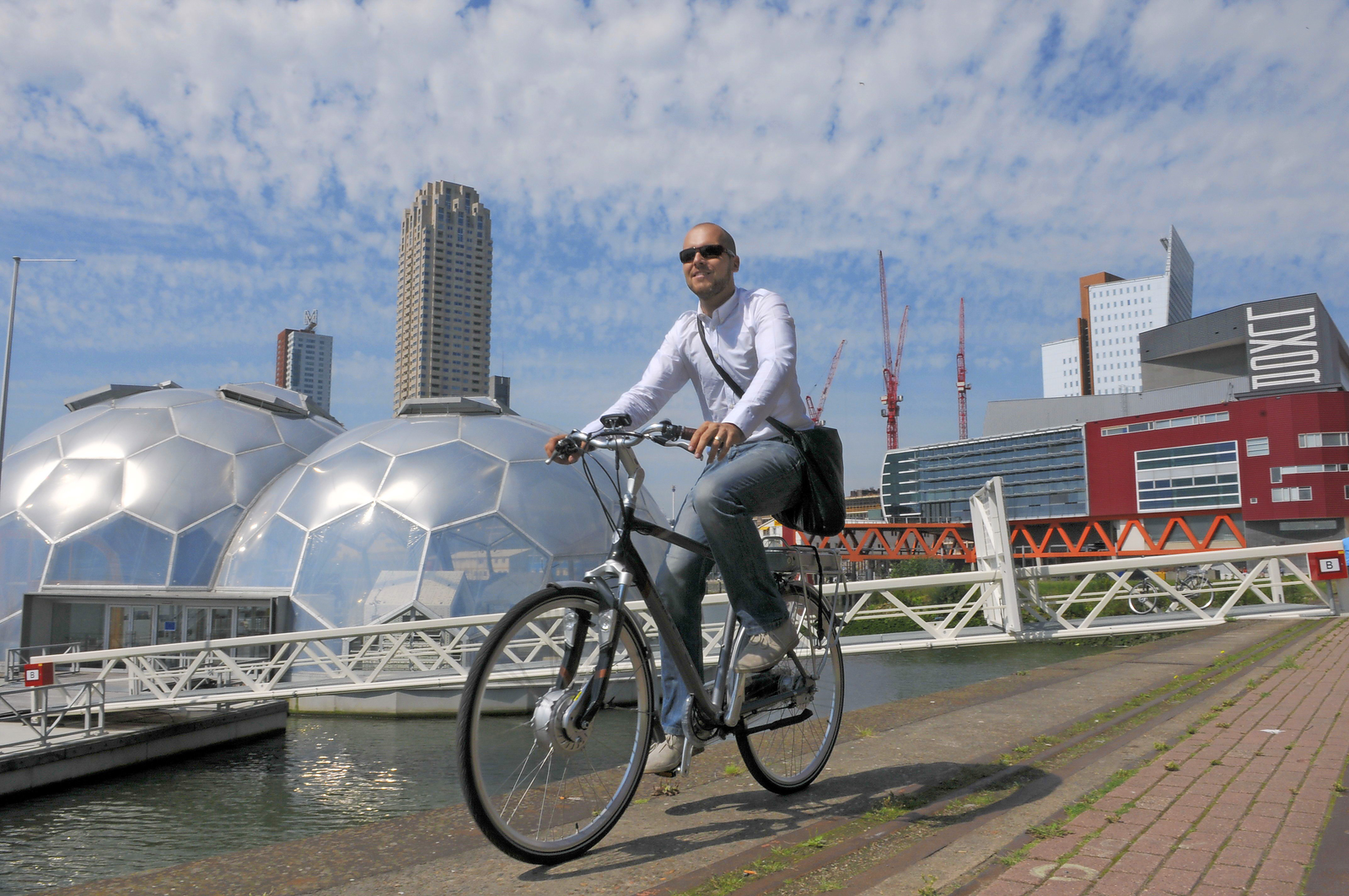 Mobility on 2Wheels is taken increasingly into account at European Commission’s Directorate General Move. - Photo Trek