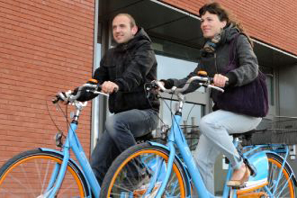 The Blue-Mobility tender is part of an experiment to combine public transport with the use of electric bicycles. - Photo Blue-Mobility