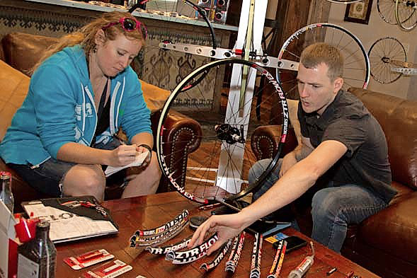 事實證明，PressCamp的模式能夠以非常合理的價格，提供較小型公司一個大型公司規模的曝光度。 – Photo PressCamp