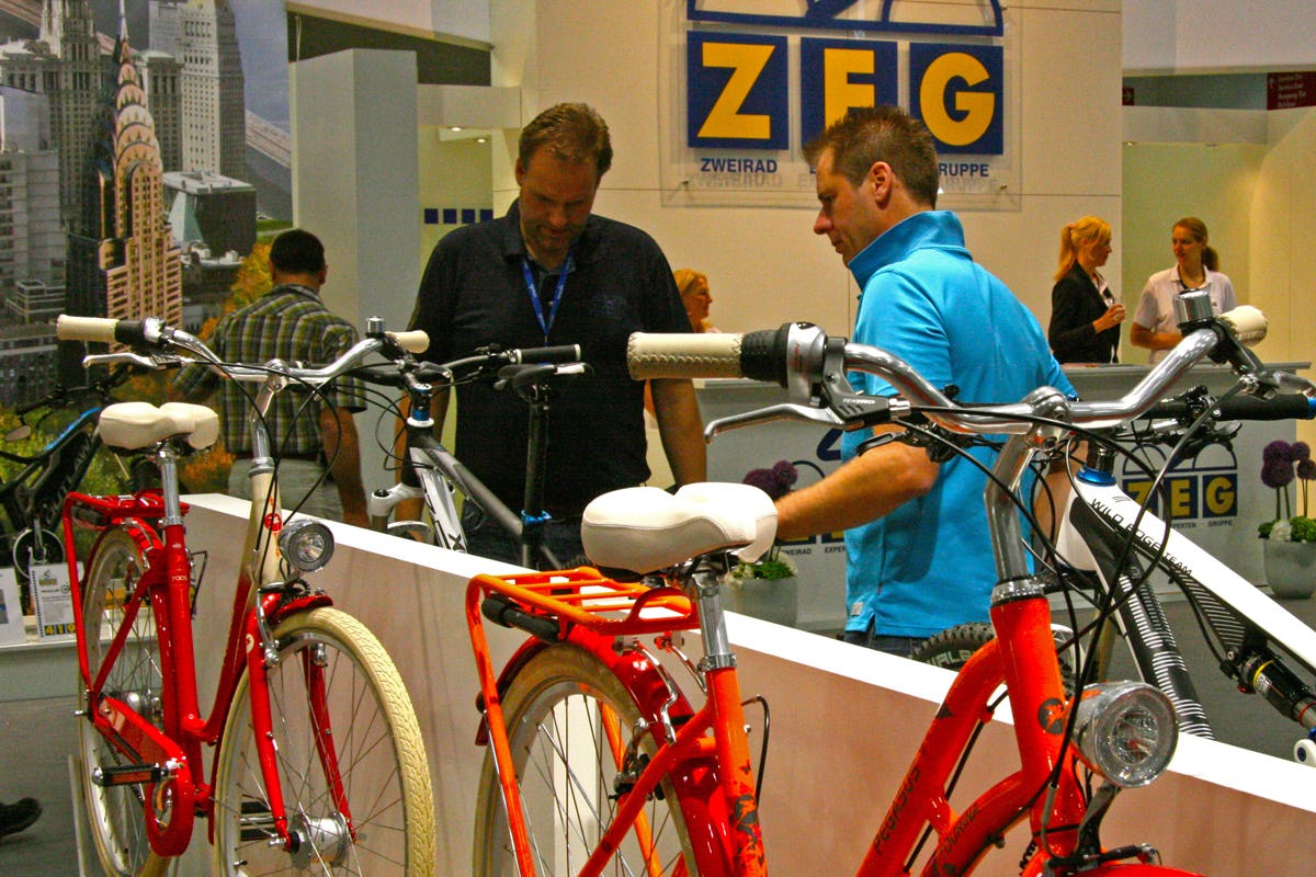 With its huge booth, ZEG - the world’s leading dealer cooperative - remains the leading force behind Ispo Bike. - Photo Jo Beckendorff