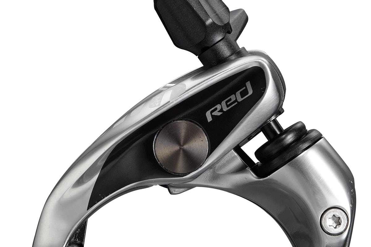 In road race the Hydro R is the hottest news. The hydraulic rim brakes are allowed for professionals only and riders already used them in Tour de France this year.